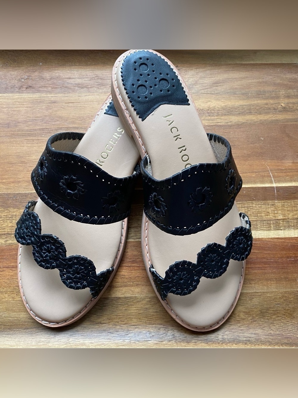 Jack Rogers Black Scalloped Leather Slide Sandals - New with box - 7.5